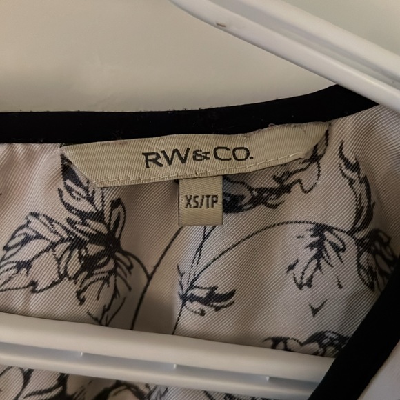 Women’s XS RW & Co. Ruffle collar dress shirt - Picture 2 of 5